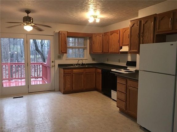 3rd image of 207 McFadden St #A