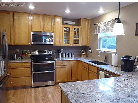 High end granite & stainless steel appliances