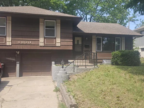 8800 Stark Ave, Kansas City, MO 64138