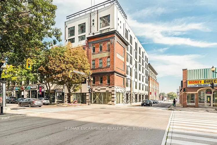 121 King St E #501 — Photo 1