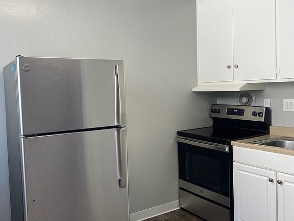 3rd image of 743 El Camino Real APT 22