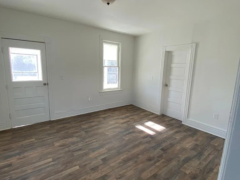 316 Grand St #4 — Photo 3