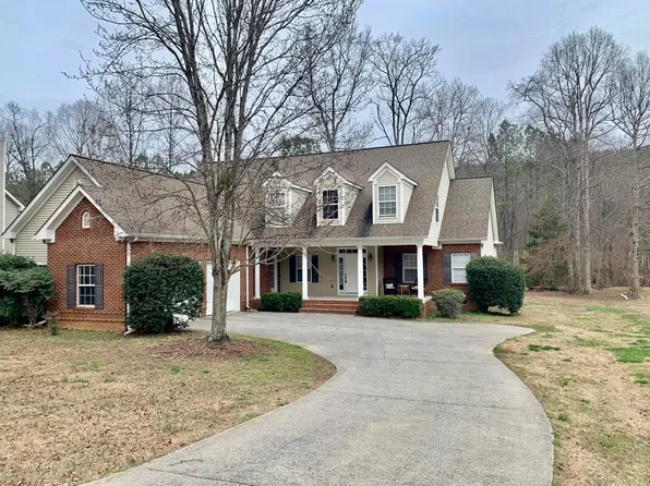 2645 Foxmore Cir, Dalton, GA 30720