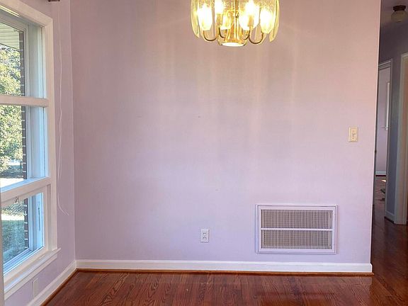 5th image of 244 Preston Ave NE