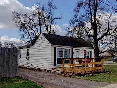 4th image of Cedar Dr
