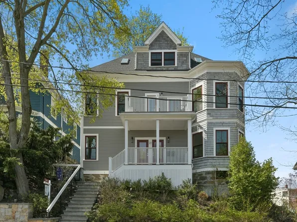 27 Salcombe St #1, Dorchester, MA 02125