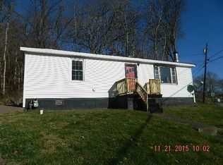 8211 Cemetery Rd, Catlettsburg, KY 41129