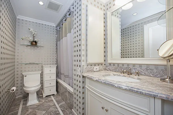Rented by Keller Williams NYC | media 17