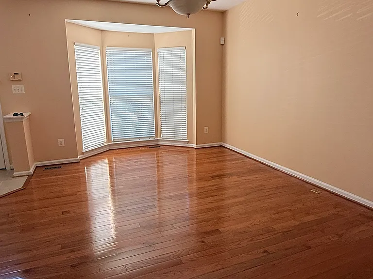 10404 Damascus Park Ln — Photo 16