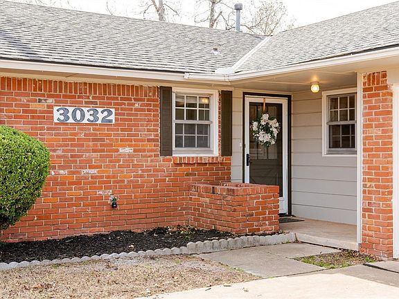 2nd image of 3032 Lakeside Dr