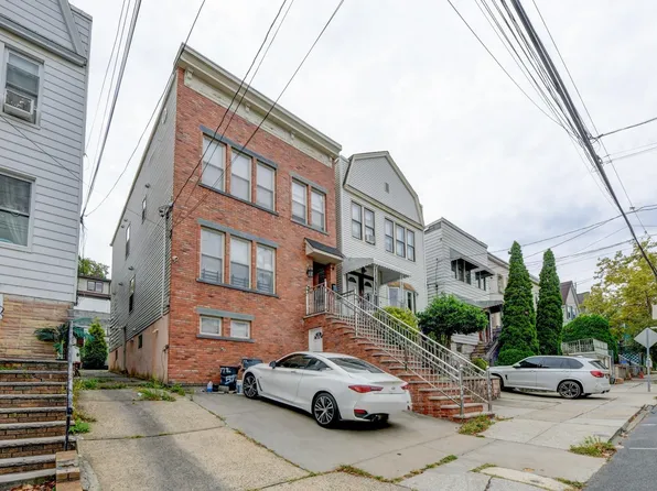 572 Liberty Avenue image 1 of 4