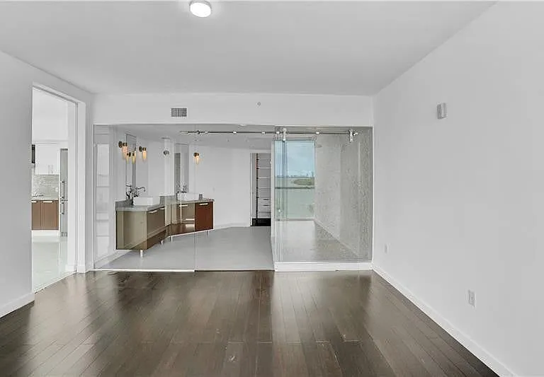 720 NE 62nd St #406 — Photo 7
