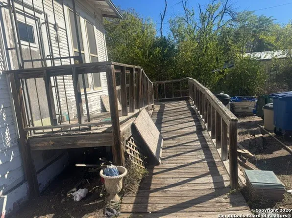 2424 Buena Vista, San Antonio, TX 78207