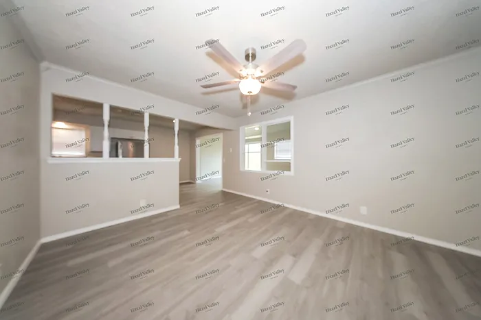 526 W Carson Dr — Photo 3
