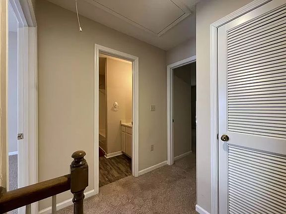 4th image of 1 Somersett Dr