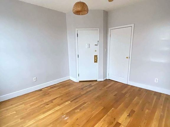 3rd image of 282 Mac Dougal St #3R