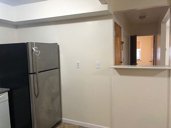 4th image of 2075 E 57th St #B