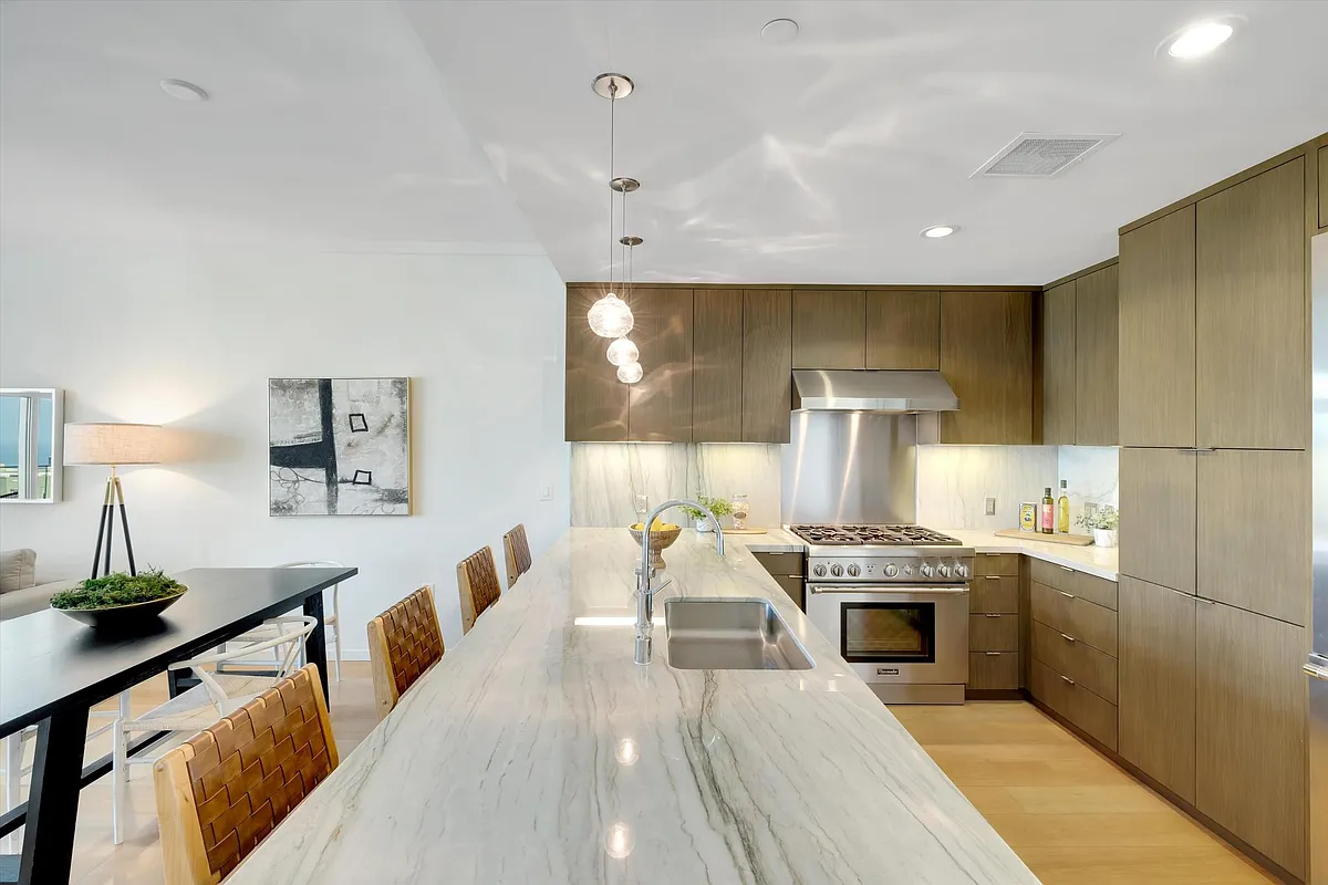 Building Photo - 1705 Ocean Ave #502A