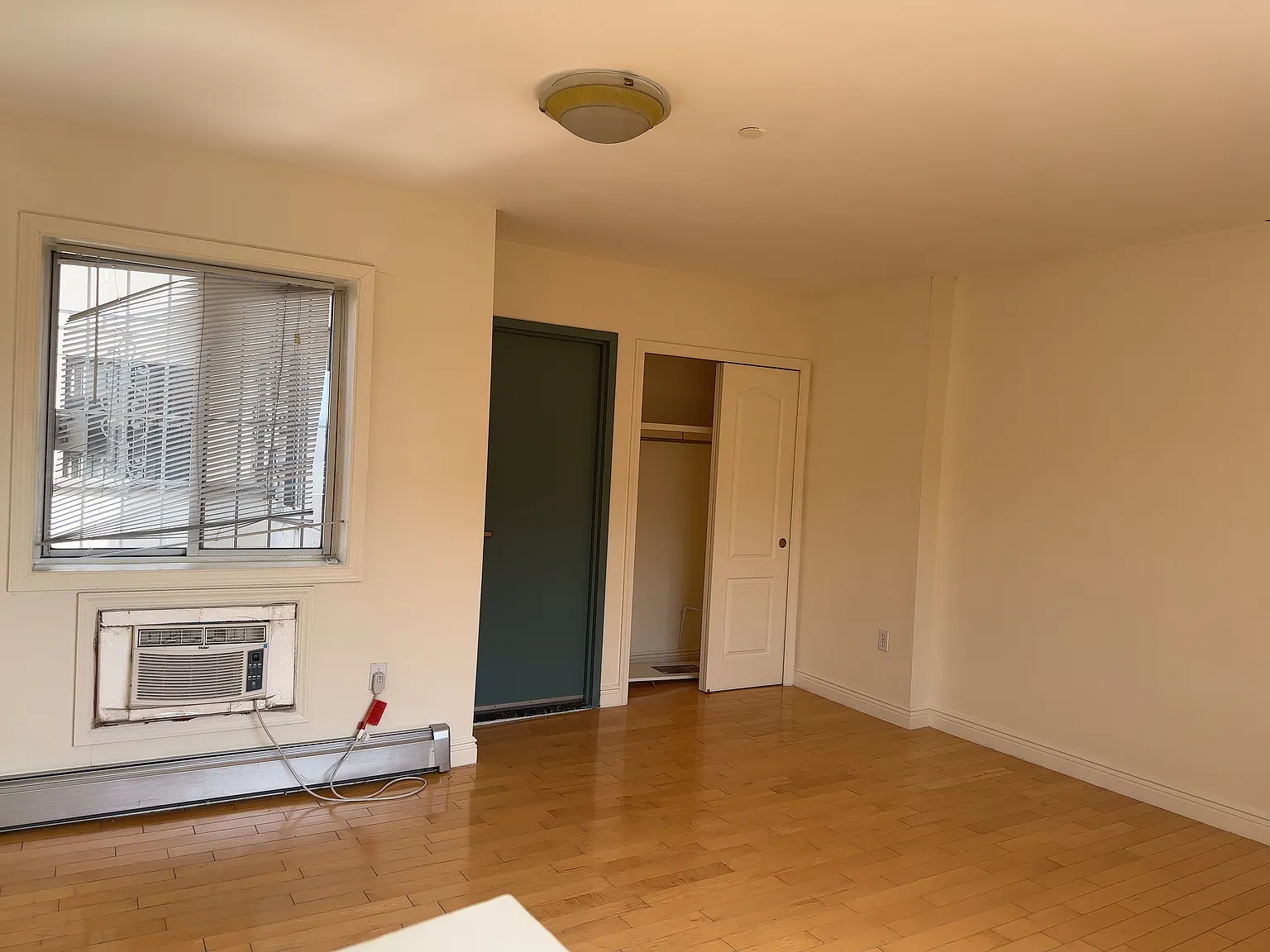 150-01 Northern Boulevard — Photo 2