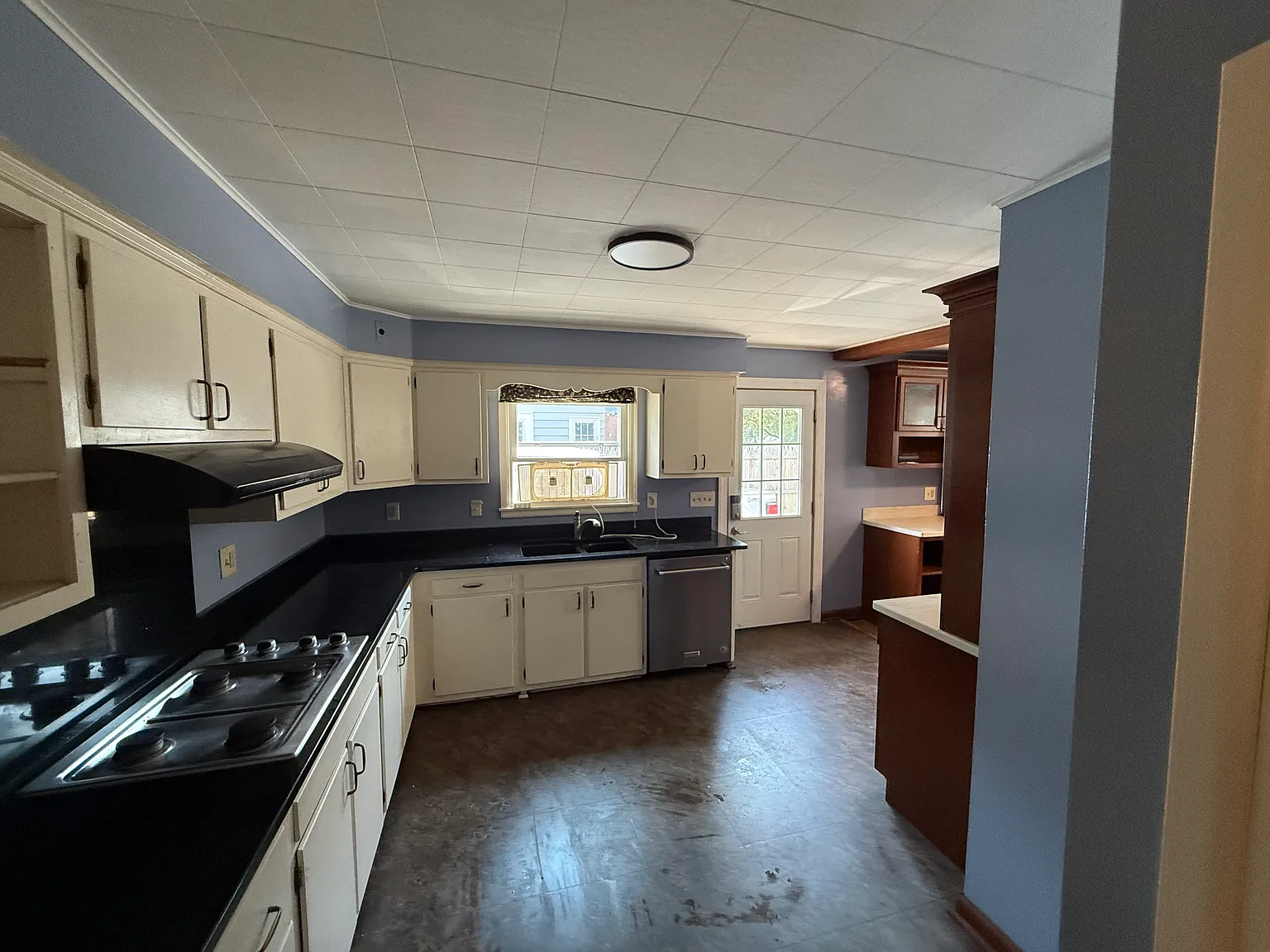 14 Thibault Pkwy — Photo 2