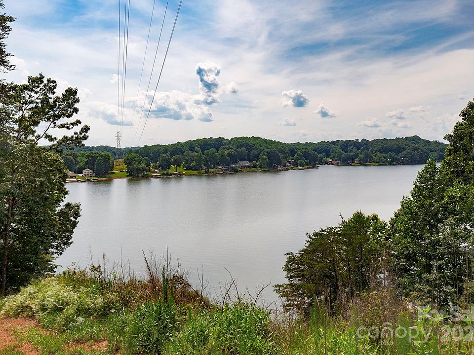 1st image of 321 Rivercliff Dr #33