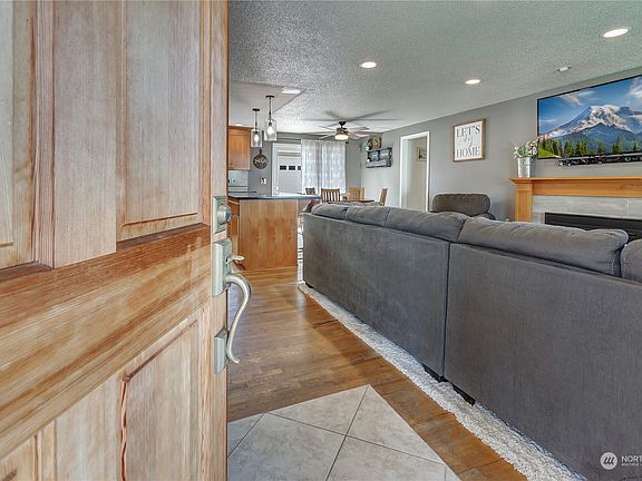 2nd image of 7614 49th Avenue E