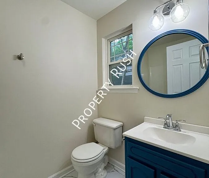 709 N Holly St — Photo 22