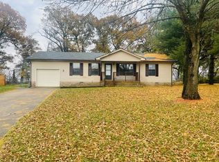113 Oak Tree Dr, Oak Grove, KY 42262