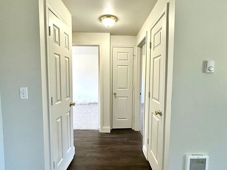 1618 SW Lava Ave — Photo 21
