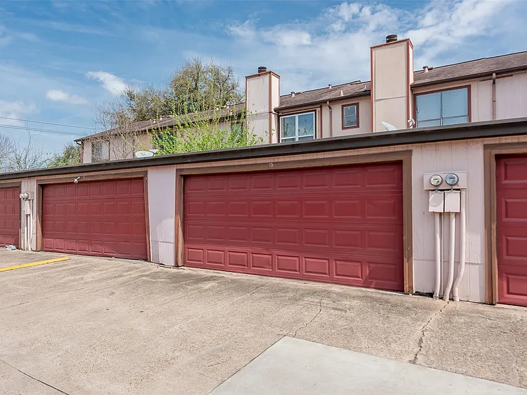 12400 Brookglade Cir #15 — Photo 34