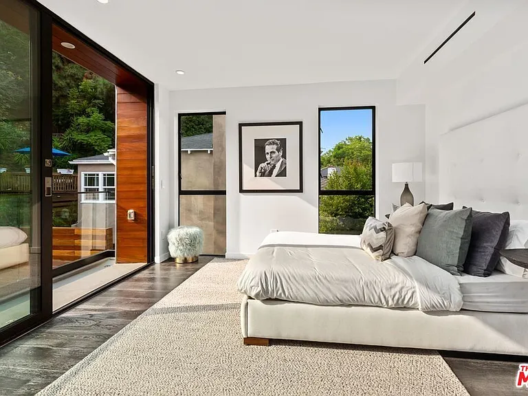 1849 Coldwater Canyon Dr — Photo 18