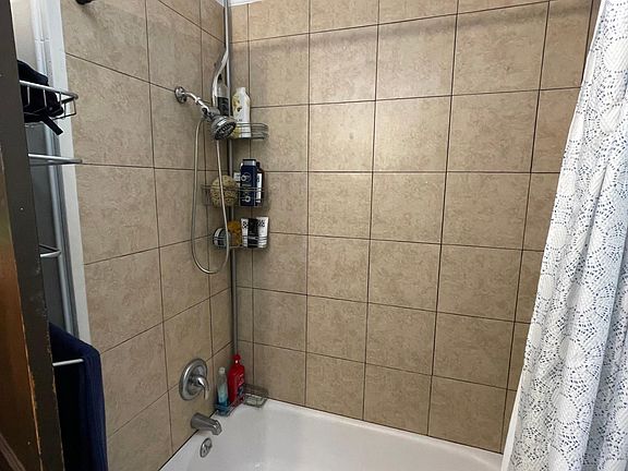 3rd image of 1626 N Melvina Ave Floor 2