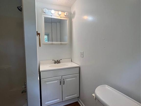 5th image of 4512 Fitzgerald Ave