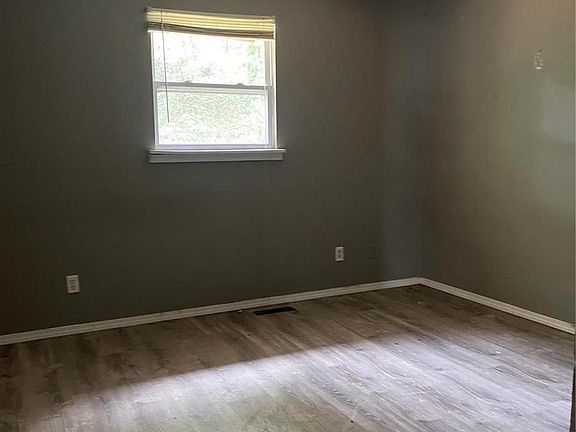 5th image of 1208 Apple St