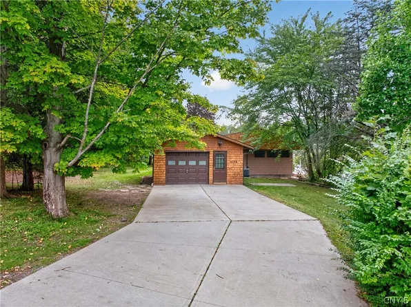 4394 New Paris Rd, New Hartford, NY 13413