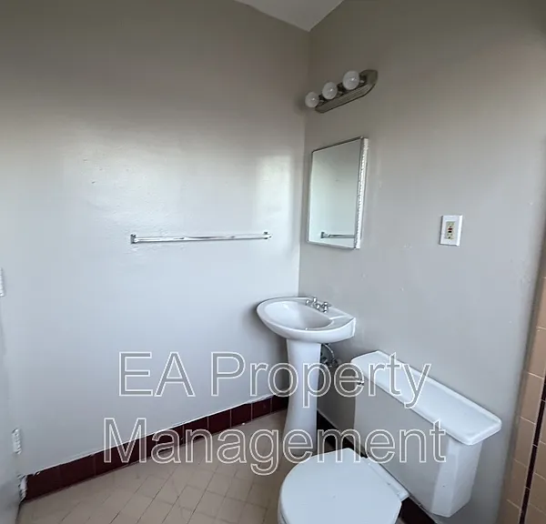 414 Pine St SE #3 — Photo 15