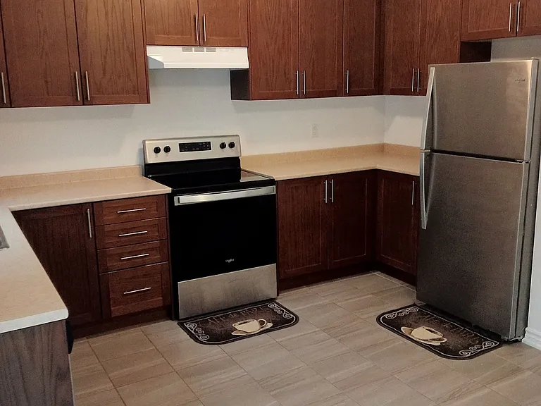 38 Milson Cres — Photo 10