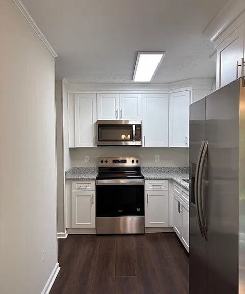 2068 Kenwood Pl SE — Photo 11