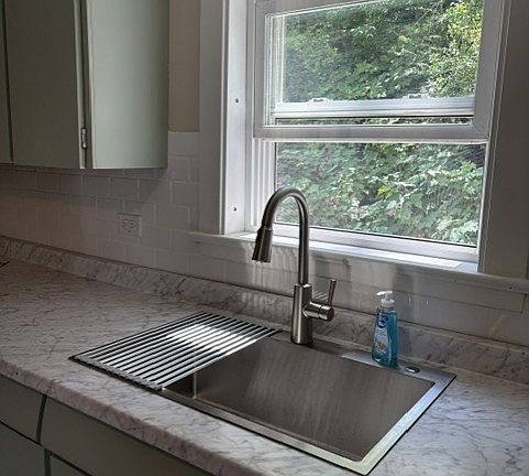 4th image of 409 Glen Rd