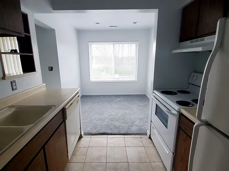 Sugarbush Apartments — Photo 113