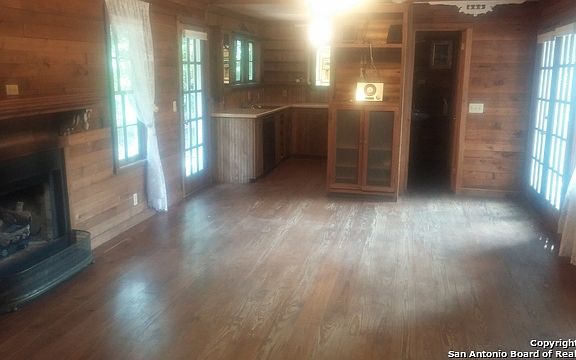 4th image of 320 Rosewood Ave