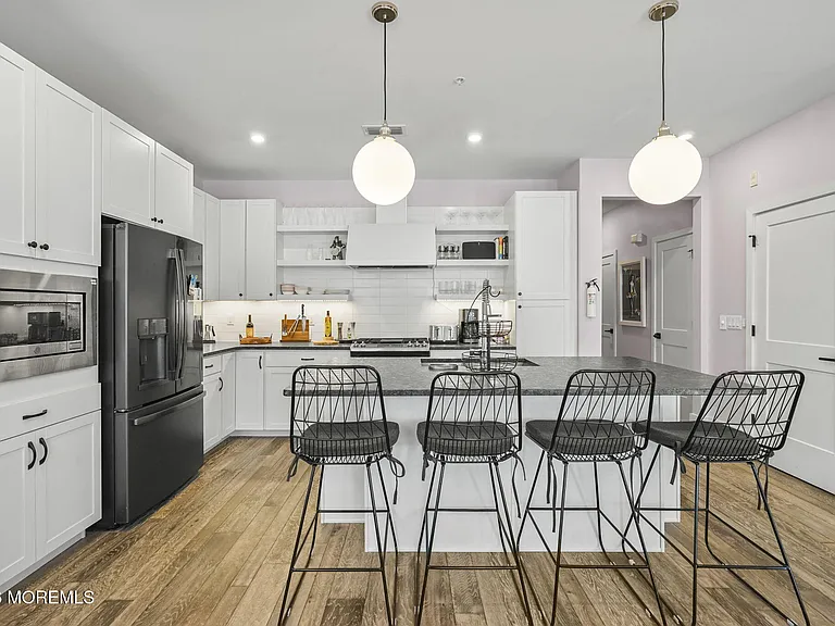 300 Asbury Ave #14 — Photo 11