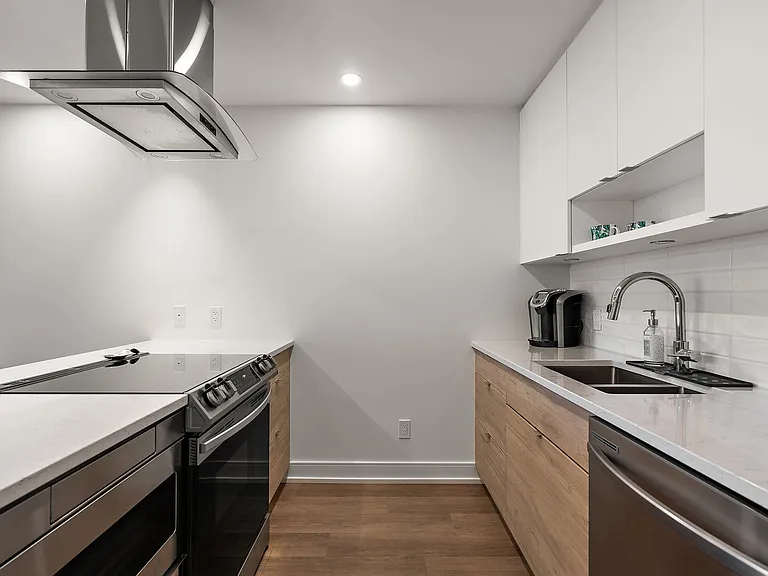 1628 Store St #807 — Photo 4