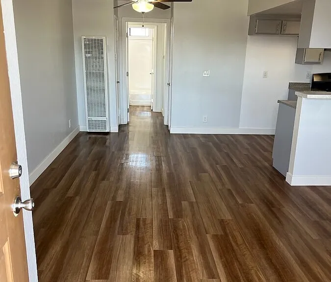 13610 S Cordary Ave #17 — Photo 3