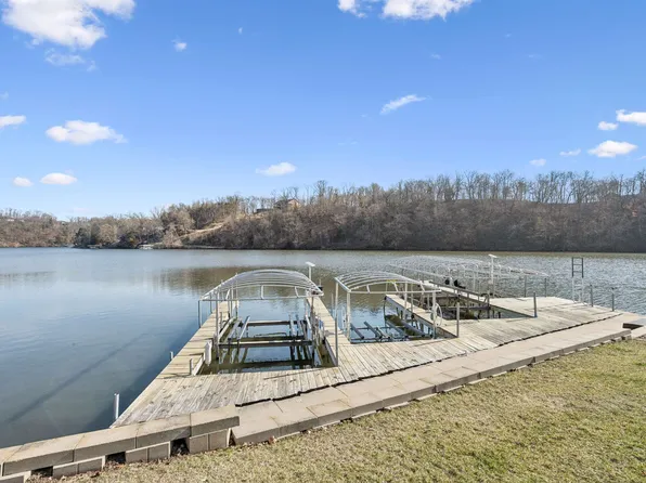22250 260th St, Delhi, IA 52223