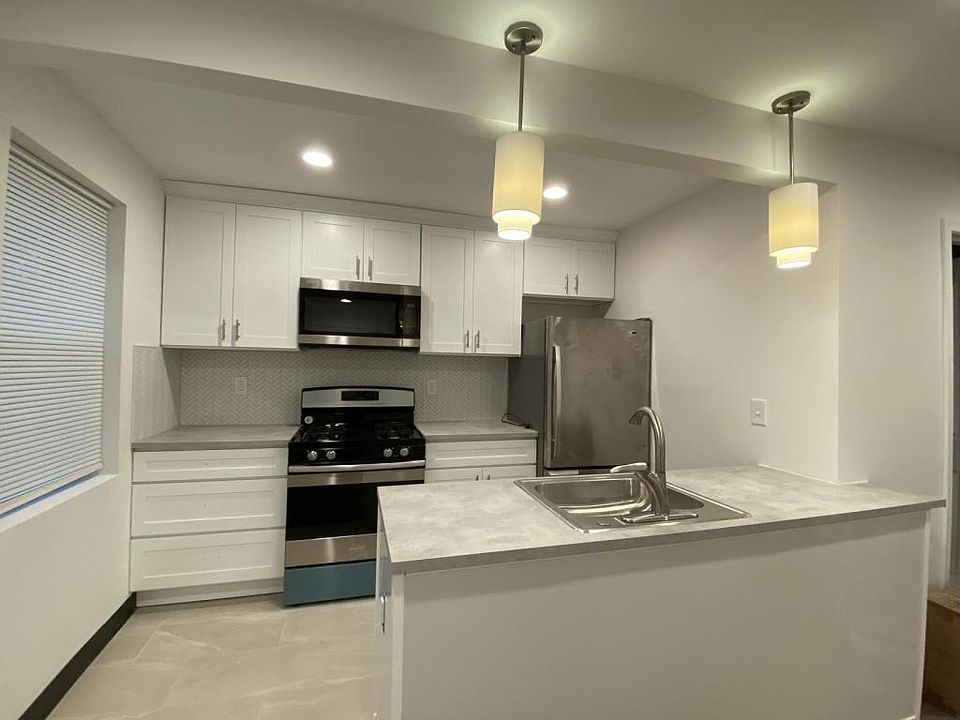 1st image of 5622 Midwood Ave Unit 1