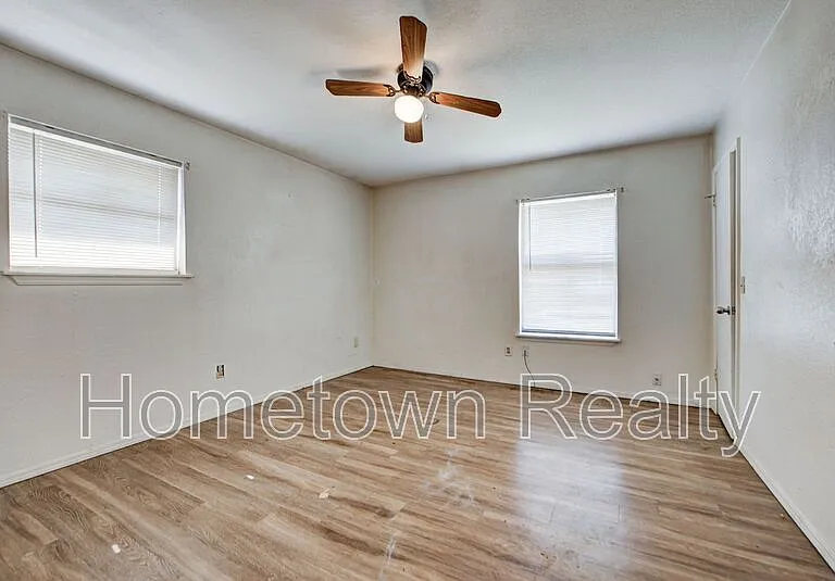 1109 NE 5th Ter — Photo 11