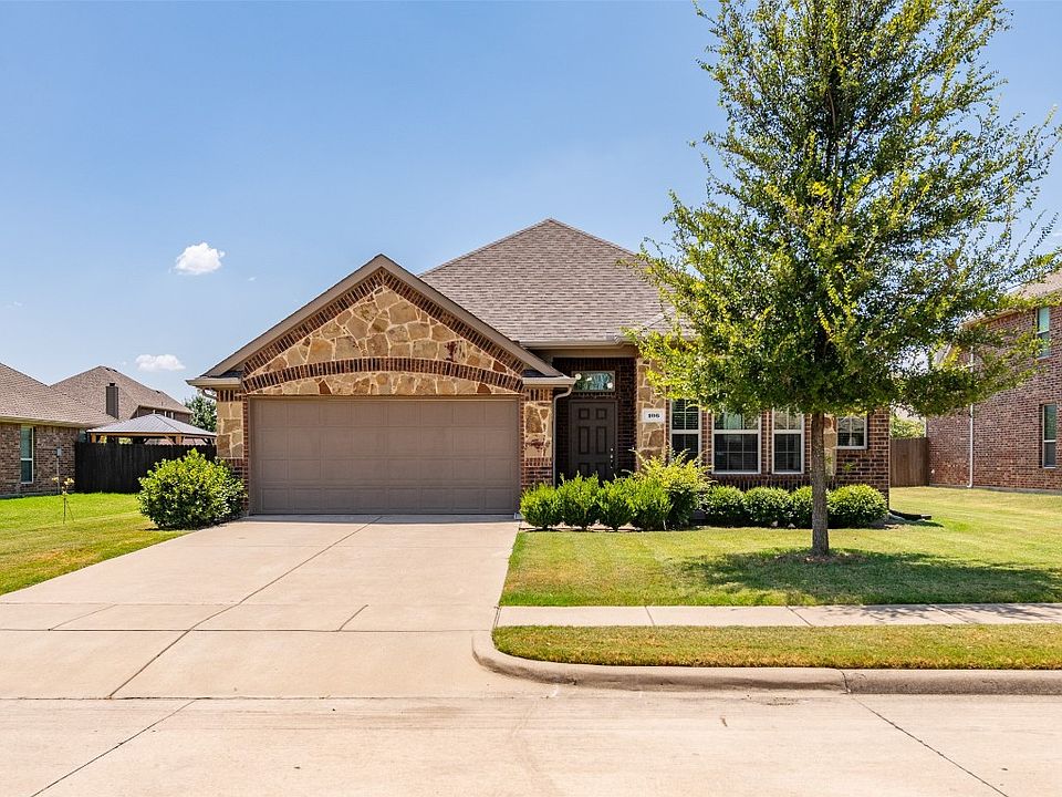 1st image of 106 Lacy Oak Ln