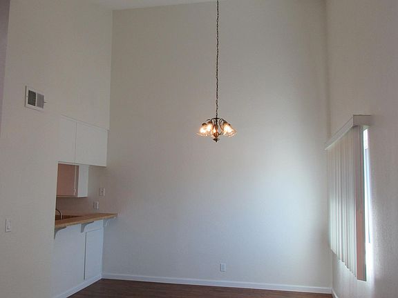 3rd image of 1901 Colonia Pl APT D