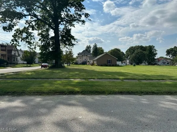 209 W Oak St, Orrville, OH 44667